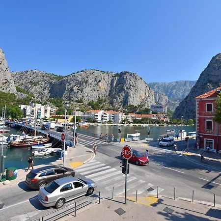 Apartment Mate Omis Bagian luar foto