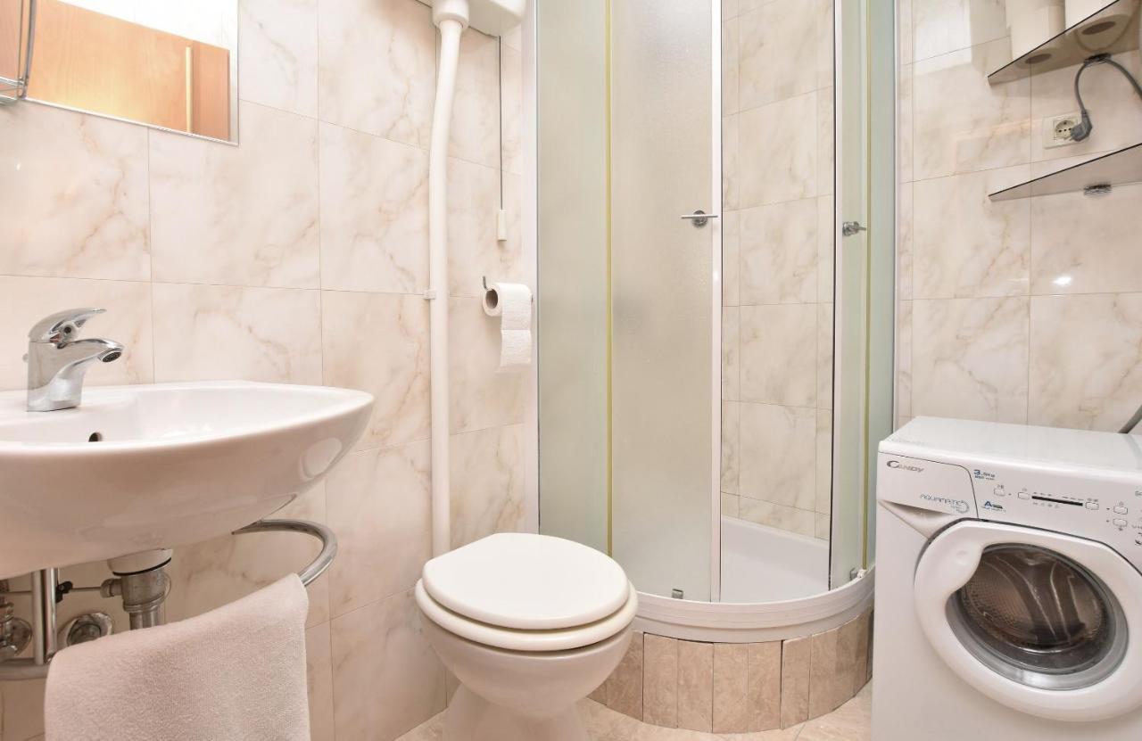 Apartment Mate Omis Bagian luar foto